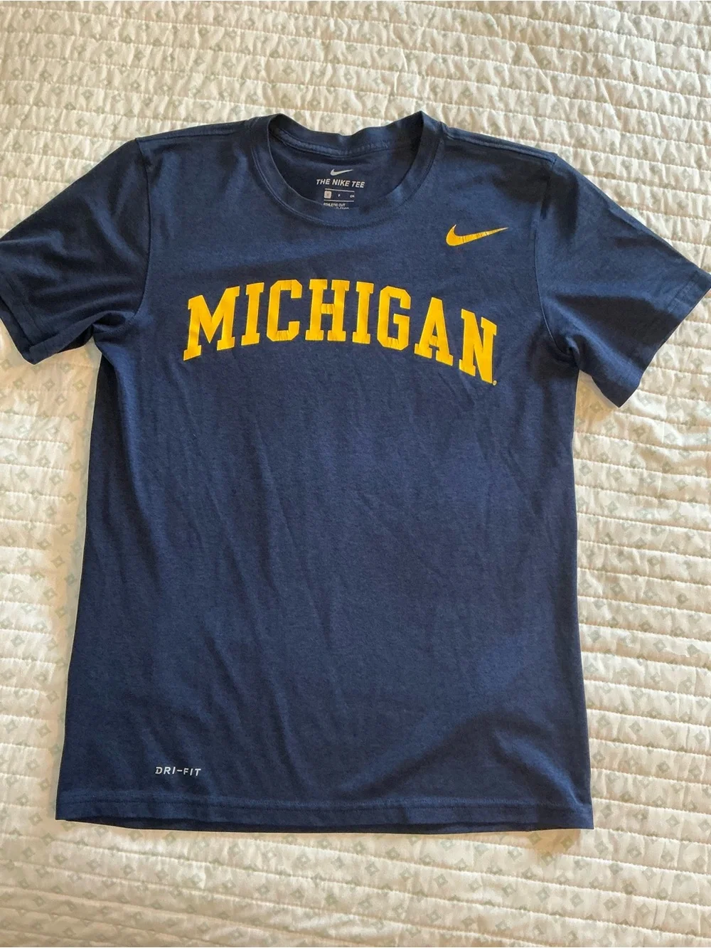 Unisex size SMALL NIKE DRI-FIT University of Michigan short sleeve athletic cut
